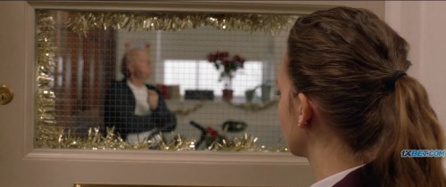 My.Dads.Christmas.Date.2020.720p.WEBRip.Hindi.Dub.Dual-Audio.x264-1XBET.0002.jpg