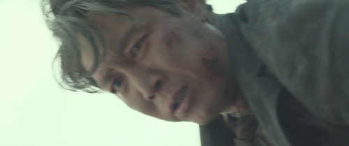 Hunt.2022.1080p.BluRay.Hindi.AAC.5.1-Korean.ESub.x264-HDHub4u.Tv.mkv.0009.jpg