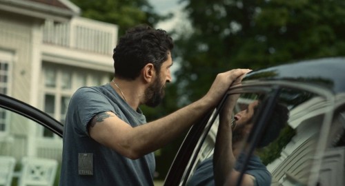 A.Day.and.a.Half.2023.720p.WEB DL.Hindi.5.1 English.ESub.x264 HDHub4u.Tv.mkv.0004