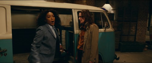 Gunpowder.Milkshake.2021.1080p.10bit.HEVC.BluRay.Hindi.ORG English.ESub.x265 HDHub4u.Tv.mkv.0006