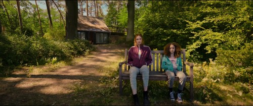 Gunpowder.Milkshake.2021.1080p.10bit.HEVC.BluRay.Hindi.ORG-English.ESub.x265-HDHub4u.Tv.mkv.0009.jpg