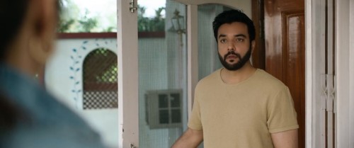 Sukhee.2023.720p.Hindi.WEB DL.5.1.ESub.x264 HDHub4u.Tv.mkv.0003