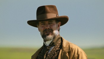 Download Sarahs Oil 2025 Hindi Dubbed HDRip Full Movie