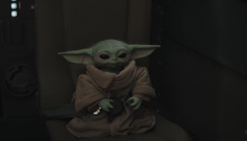 The Mandalorian and Grogu scene